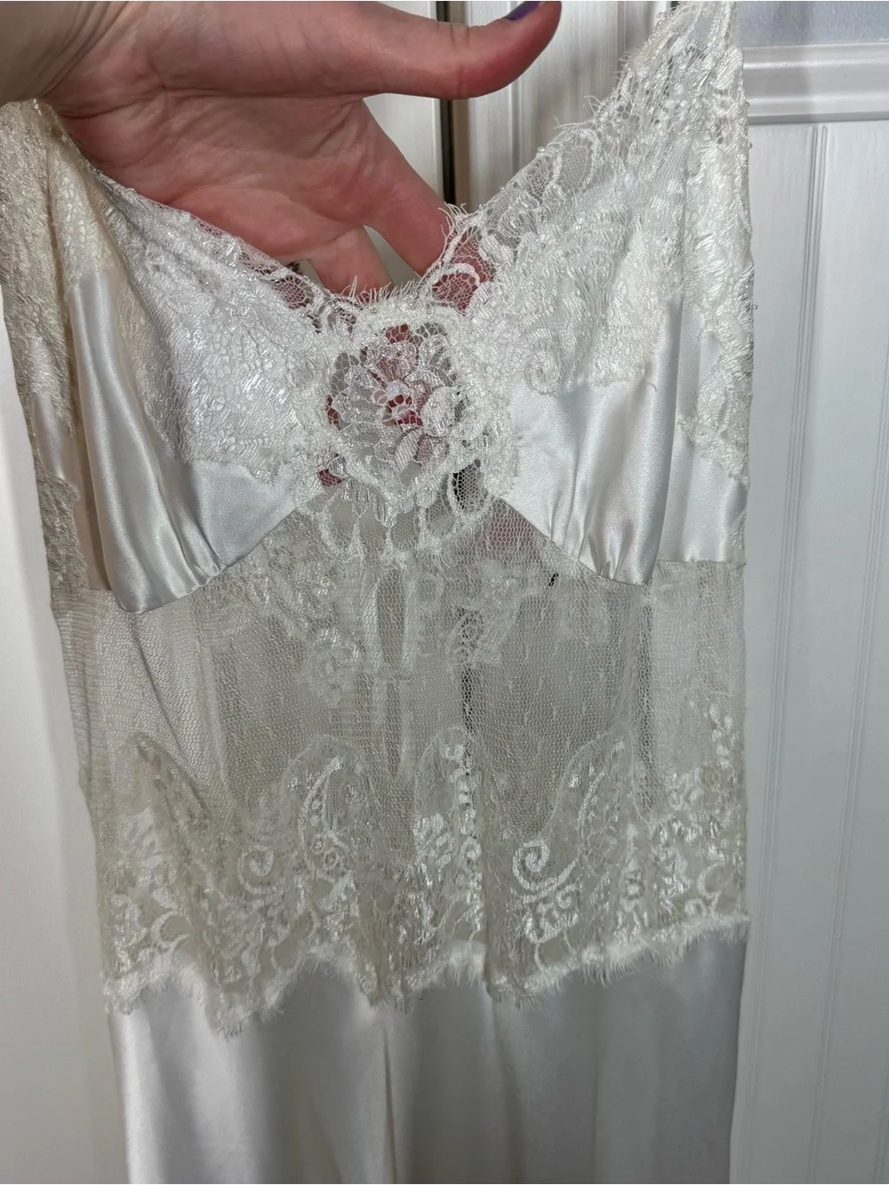 Victoria’s Secret Long Bridal Chantilly Lace Maxi Lace Dress size small 2004 - Picture 2 of 9